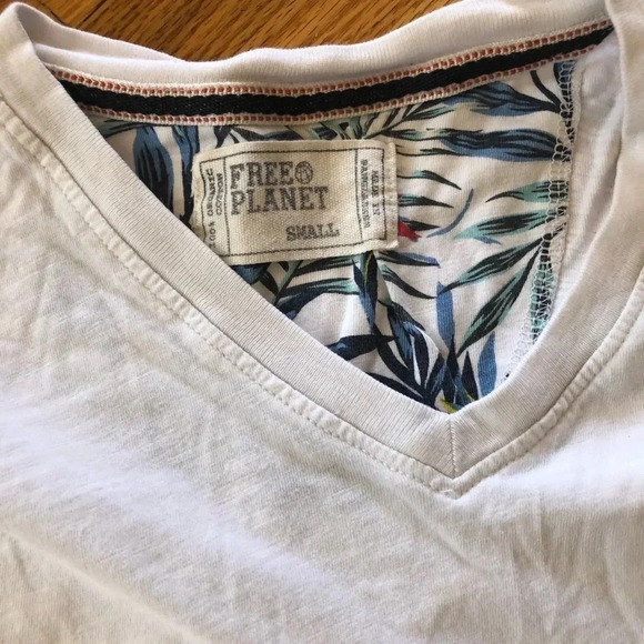 Free planet white tee - Picture 4 of 4